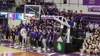 Holy Cross Basketball Atmosphere
