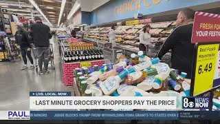 Last-minute Christmas grocery shoppers mind their wallets  