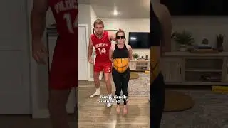 THROWBACK 👏🏼 With October happening next week I had to bring back the basketball belly! 🎃🏀
