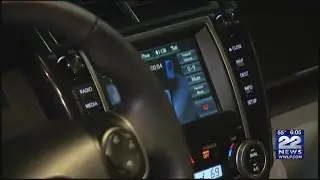 Lawmakers working out details for hands-free cell phone bill