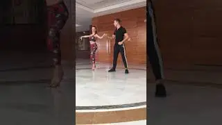 Bachata class 14| Bachata Acrobatics | Andrea y Silvia | Learn Bachata