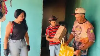 LEVANDO PRESENTES ALEX E DONA EUGÊNIA 