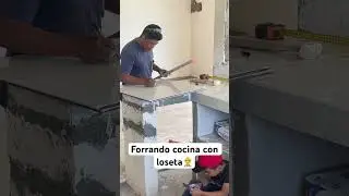 Forrando cocina con loseta #casa #arquitetura #construcion #alba&ntilde;iles #obra