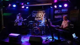 Square Root 9 - Money Don&rsquo;t Matter 2 Night (Prince cover)