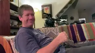 Knitting with QueerJoe Episode 11  - A typical QueerJoe Wednesday Morning