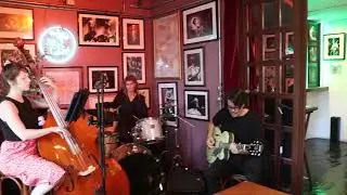 Simn Abbud Trio tocando Flor D'luna (Santana) no  Bourbon Street 18:01:2026