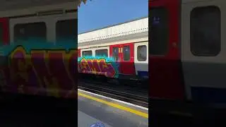 London Graffiti on runner train in traffic #ukfrontline 19 April 2021