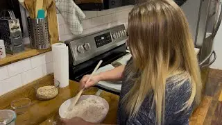 Легкий фруктовый пирог-крошка в последнюю минуту с яблоками и вишней
