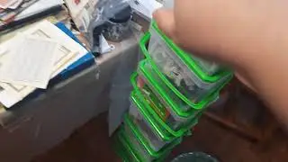 IT'S CHAOS! My craftspace need organizing and cleaning. part 1