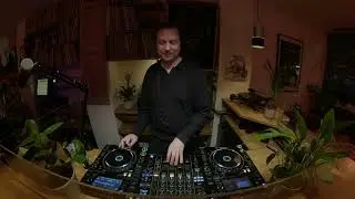 mono&bull;radio | mono&bull;radio | FMFM w/ Cosanne (Ambient, Pop, Alternative))