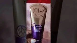 Lotus Herbals| YOUTHRx | GINEPLX ACTIVE ANTI AGEING AXFOLIATOR.