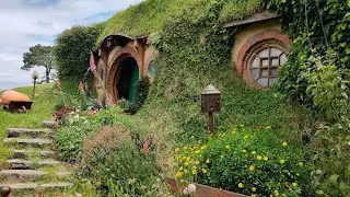 Hobbiton&trade; Movie Set Tours GS010051 VR 360