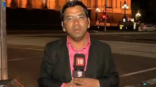 Kiss In Melbourne - when Australian girls kissed a Indian TV IBN7 anchor during Live Sports Show
