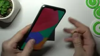 Does the SAMSUNG GALAXY M33 have SD Card Slot?