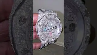 WOULD YOU WEAR THIS VVS DIAMOND AUDEMARS PIGUET ROYAL OAK OFFSHORE? Comment below #fyp #watch