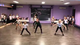 Streetdance groep 4  danst 