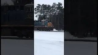 CSX fertilizer train picking up speed westbound #shorts