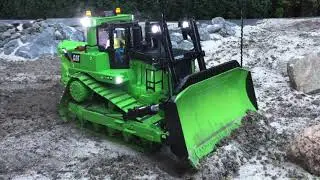 RC Bruder D10 Umbau / D9 Conversion - “Er lebt “  - Die Sommerdbau RC-Baustelle / construction site