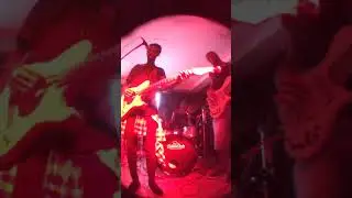 Vando Formiga Bha do Baixo e Barriga batera groovando com Grupo BM in Samba