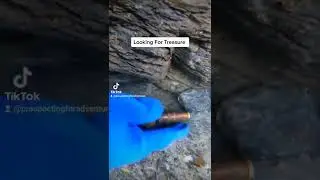 Looking For That Shiny Treasure. Gold Prospecting With A Dredge! (full video - link in description)