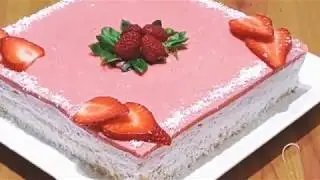 كيك موس فراولة {فريز} بدون ملونات#  سريعة التحضير