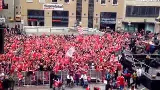 FC Bayern Double Feier 2014: Blick vom Rathausbalkon auf 15.000 Fans @ Marienplatz