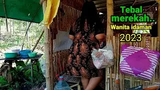 The ideal woman of today is thick and heart-warming, as soft as snow and as smooth as Mama stw's ...