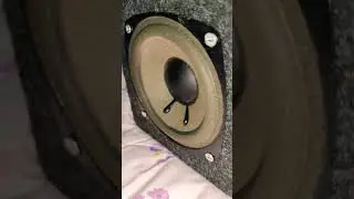 Teste de grave nesse alto falante antigo
