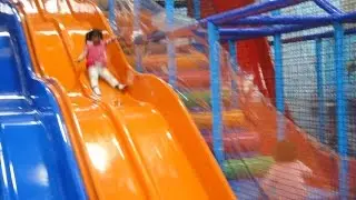 INDOOR PLAY CENTER BUMPY SLIDES - CROC INDOOR PLAY CENTER