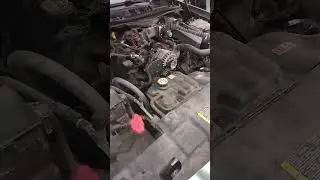 Minty установила заглушку на Crown Victoria и подняла подвеску на Ford F1504x4 1996 года выпуска ...