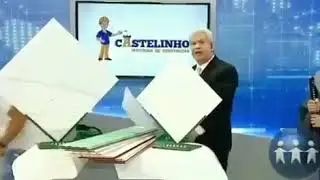 Sikera Junior video mais engraçado😂😂😂 quebrando material de construção com espada