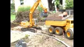 RC DOZER AND RC EXGAVAROR AT WORK,RC WHEEL LOADER STRONG BUILDING MACHINES