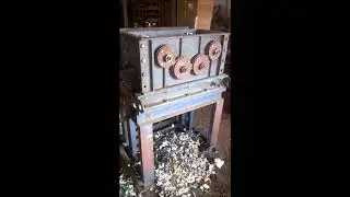 Safety Helmet and Motorcycle Helmet Shredding in 4 Shaft Shredder Machine