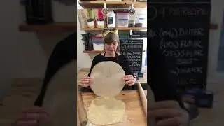 HOW TO ROLL OUT PIE CRUST