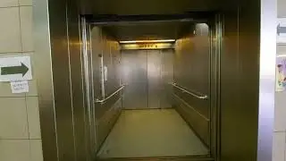 1998 EA Foulds Lift @ Conway Park Eastbound Platform