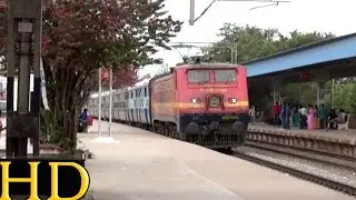 Macho Looking Ghaziabad WAP-1 Locomotive Makes A Stylish Entry With 18213 DURG JAIPUR EXPRESS