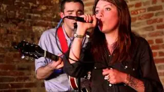Twin Sister - The Other Side of Your Face [Live] | Shaking Through