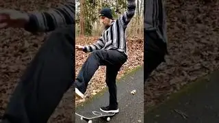 Downhill improvement #skateboarding #skateboard #skate #learning #sk8 #bank #hill #speed #learningto