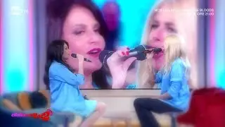 Paola Perego e Simona Ventura nei panni di Paola & Chiara - Citofonare Rai2 29/01/2023