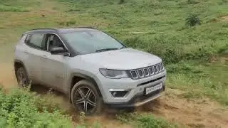 Renault Duster Awd vs Isuzu Vcross 4x4 vs Jeep Compass Awd vs Tata Safari Storme 4x4