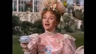 The soothing, calm and sexy voice of Joan Greenwood
