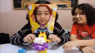 Sweet Pie Face Fun Game whip cream slaps in the face family day Kids Channel