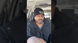Что с этим парнем не так? 😂😭