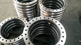 Internal gear slewing bearing