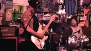 Rafael Moreira shreds on Foxy Lady Live!
