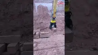 Grip Anything, Handle Everything! 🦾 #MaterialHandling #DemolitionTools #VersatileAttachment
