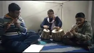 বাঁশি বাজিয়েছেন প্রত্যুষ গুইন ও সৈকত প্রামানিক  এবং তবলায় ছন্দ রাখছেন রমেশ চাটার্জী ৷