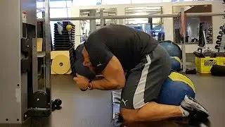 Cable Crunch: Ball Method