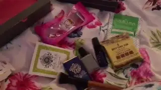 Pink Parcel unboxing. May 2017 box. Period subscription box, with make up.