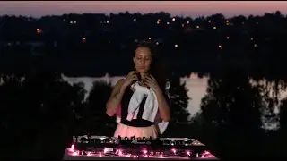 Deep & Tech House Sunset | Merike Rundu @ Viiratsi Mägi